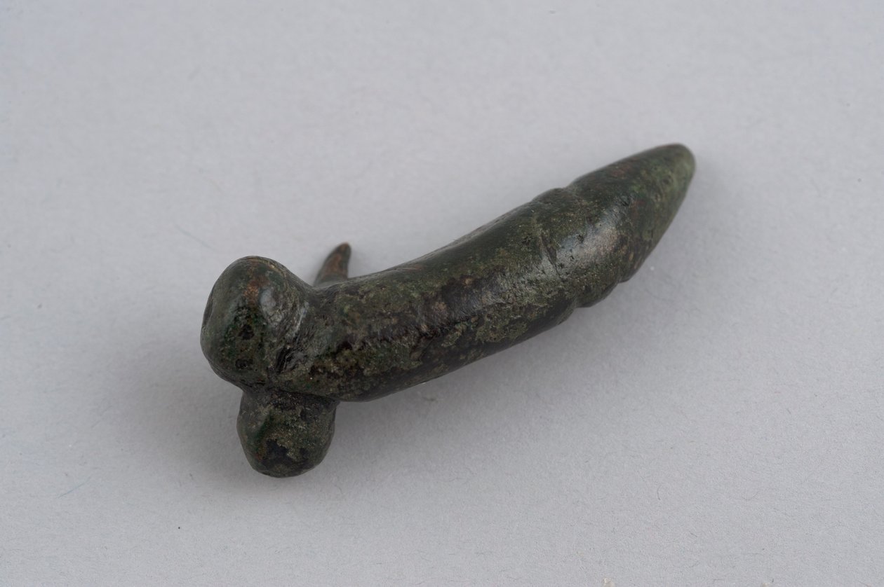Amulet ve tvaru falusu (bronz) od Roman