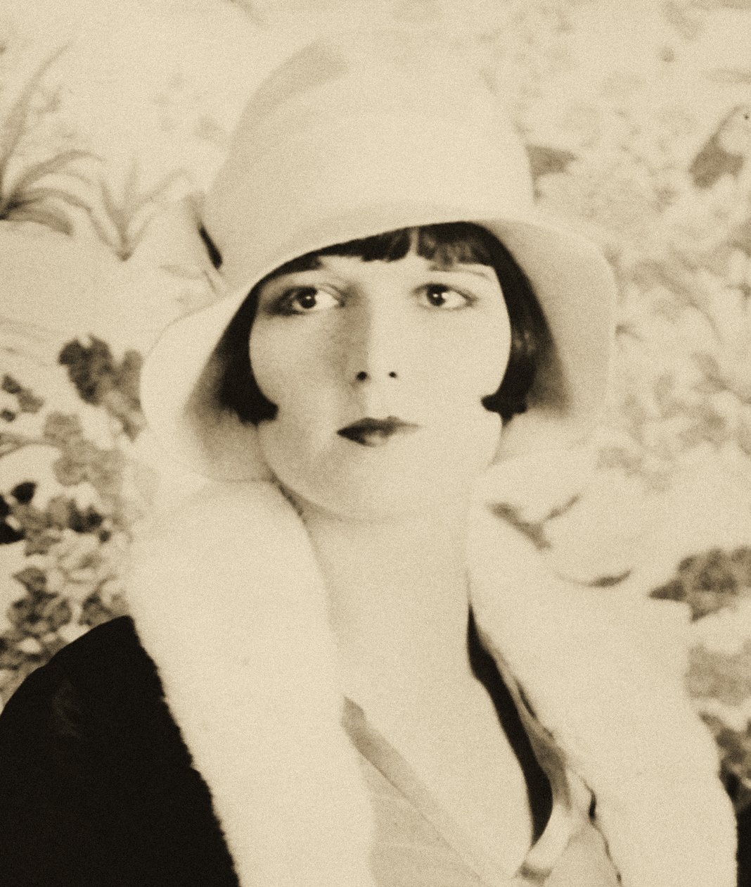 Portrét Louise Brooksové (1906 – 1985) od Unknown