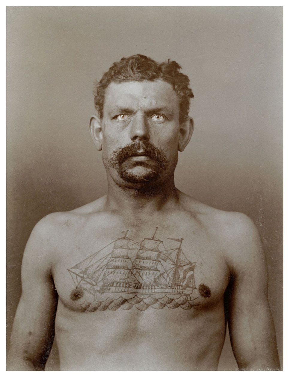 Tetovaný muž, kolem roku 1898 od Unknown