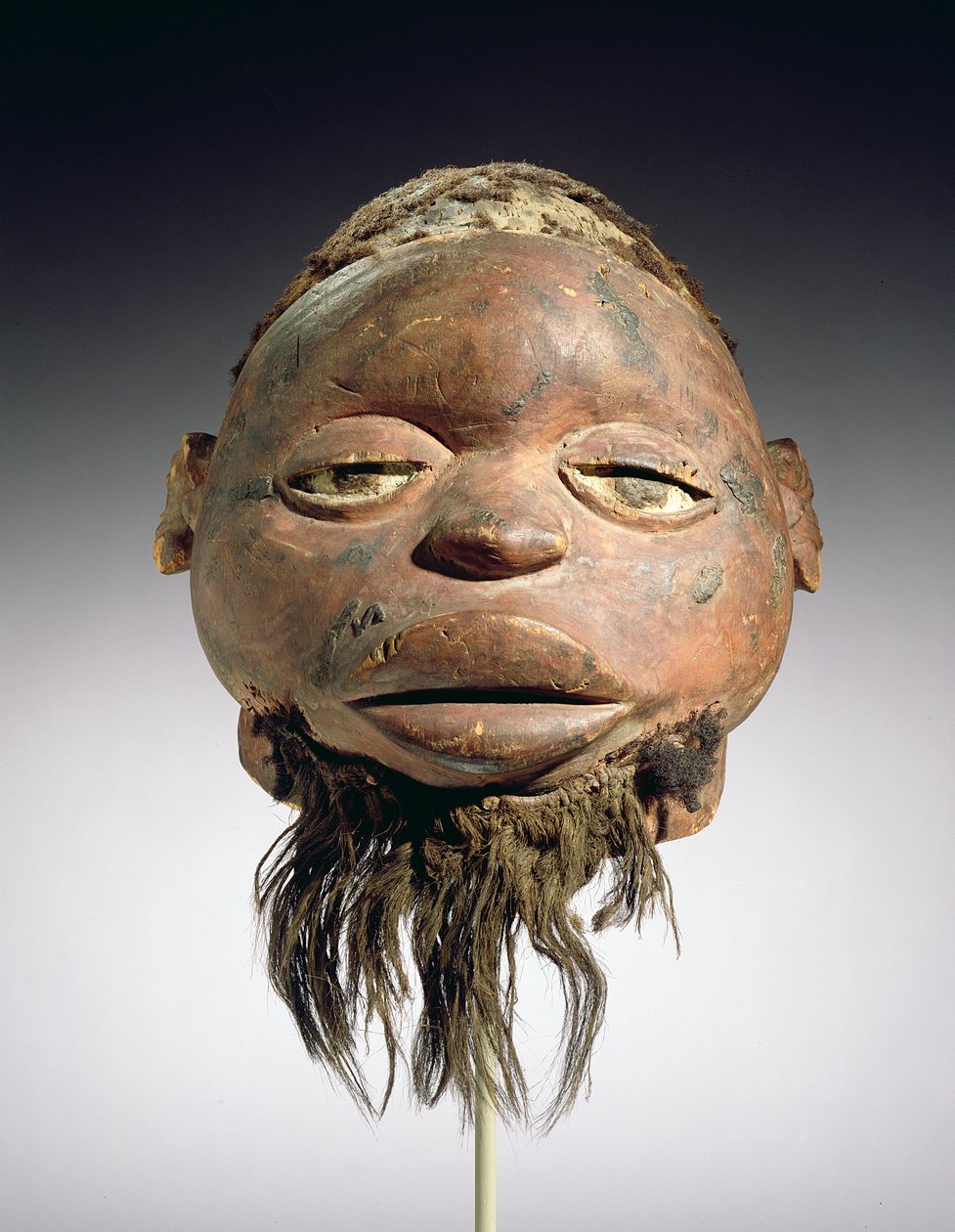 Lipiko Mask, Makonde Culture, Mosambik (dřevo, vlasy, vlákno a pigment) od African