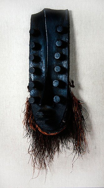 Maska Oubi (dřevo a vlákno) od African