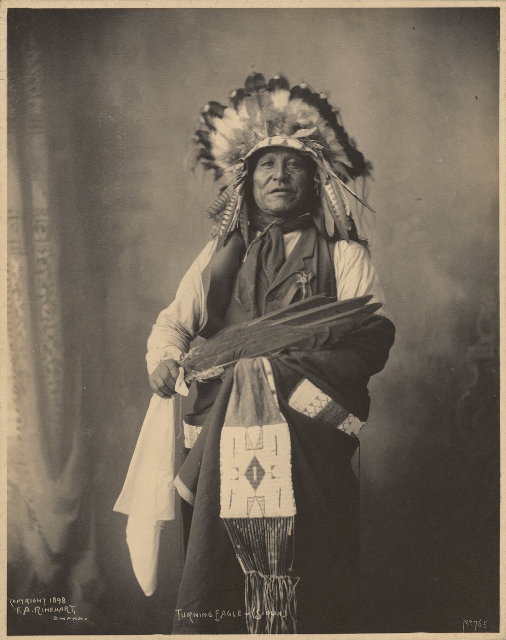 Turning Eagle, Sioux od Adolph F. Muhr