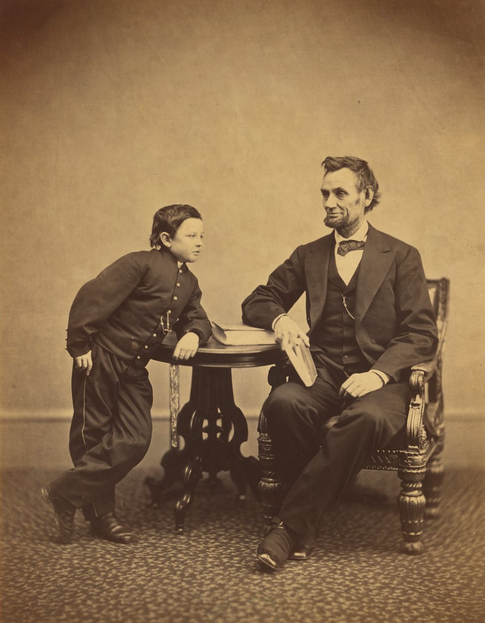 Abraham Lincoln a jeho syn Thomas (Tad) od Alexander Gardner