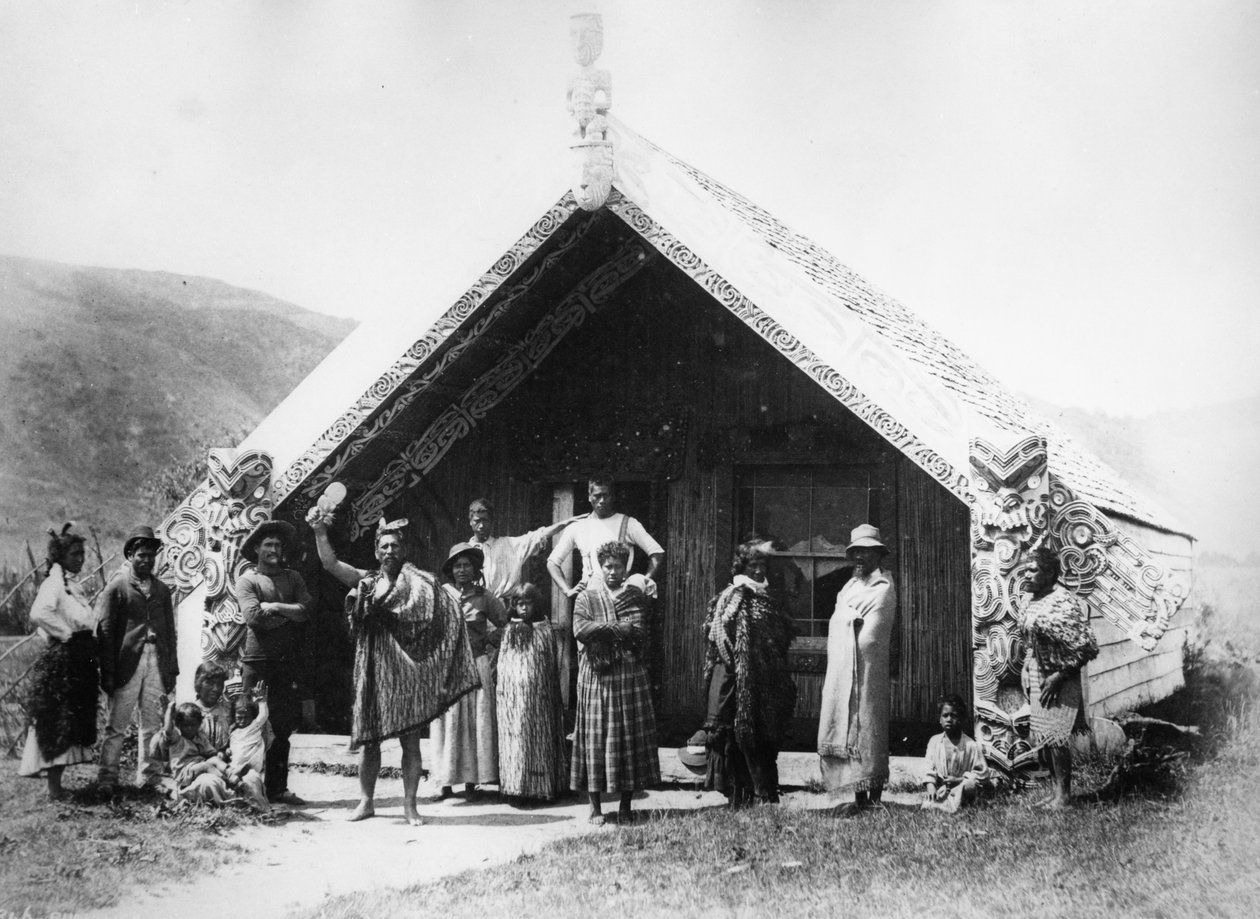 Whare Runanga - Wairoa, cca 1865-70 od Alfred Burton