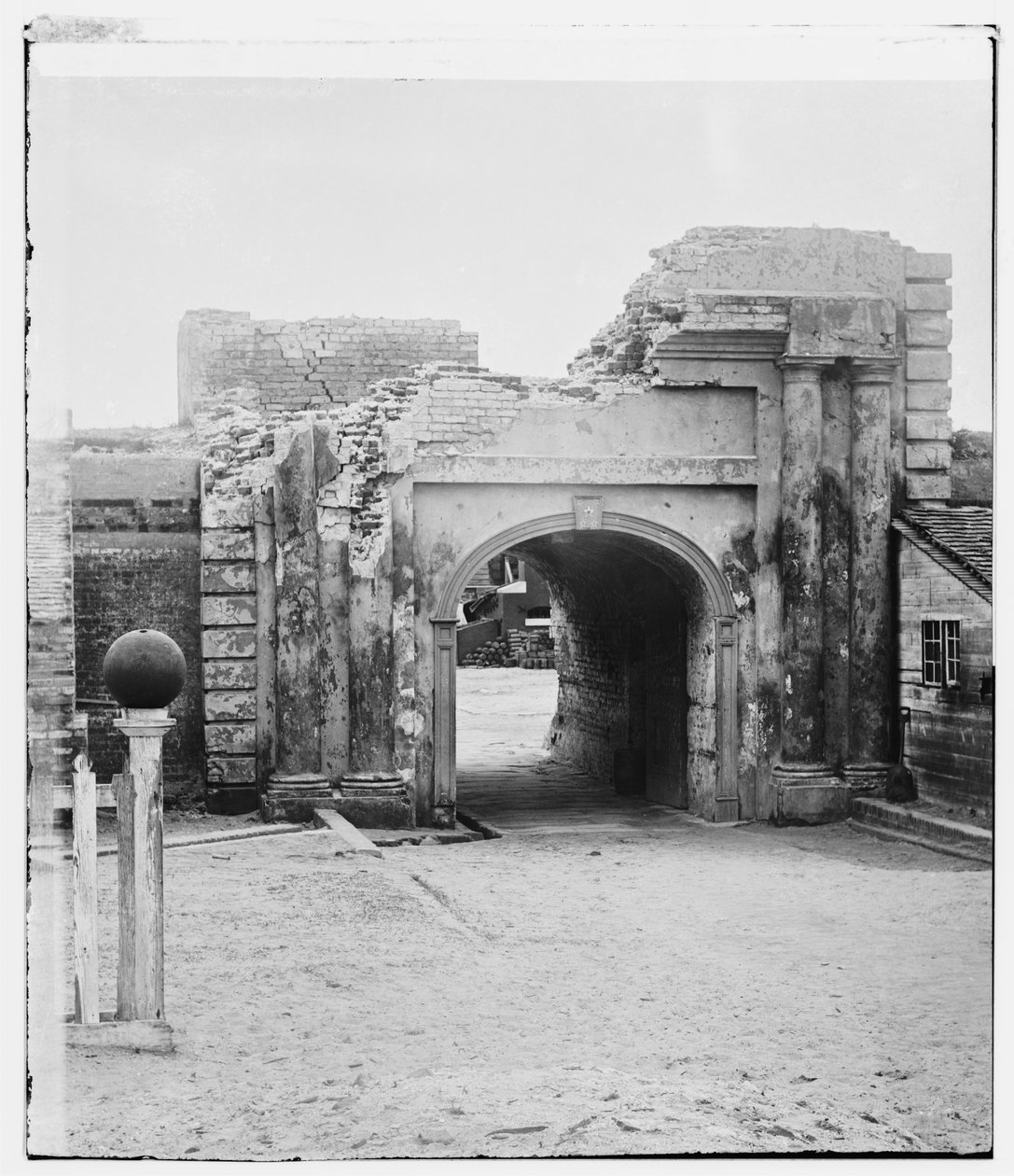 Přístav Sally ve Fort Moultrie, Jižní Karolína, na konci válek, 1865 od American Photographer