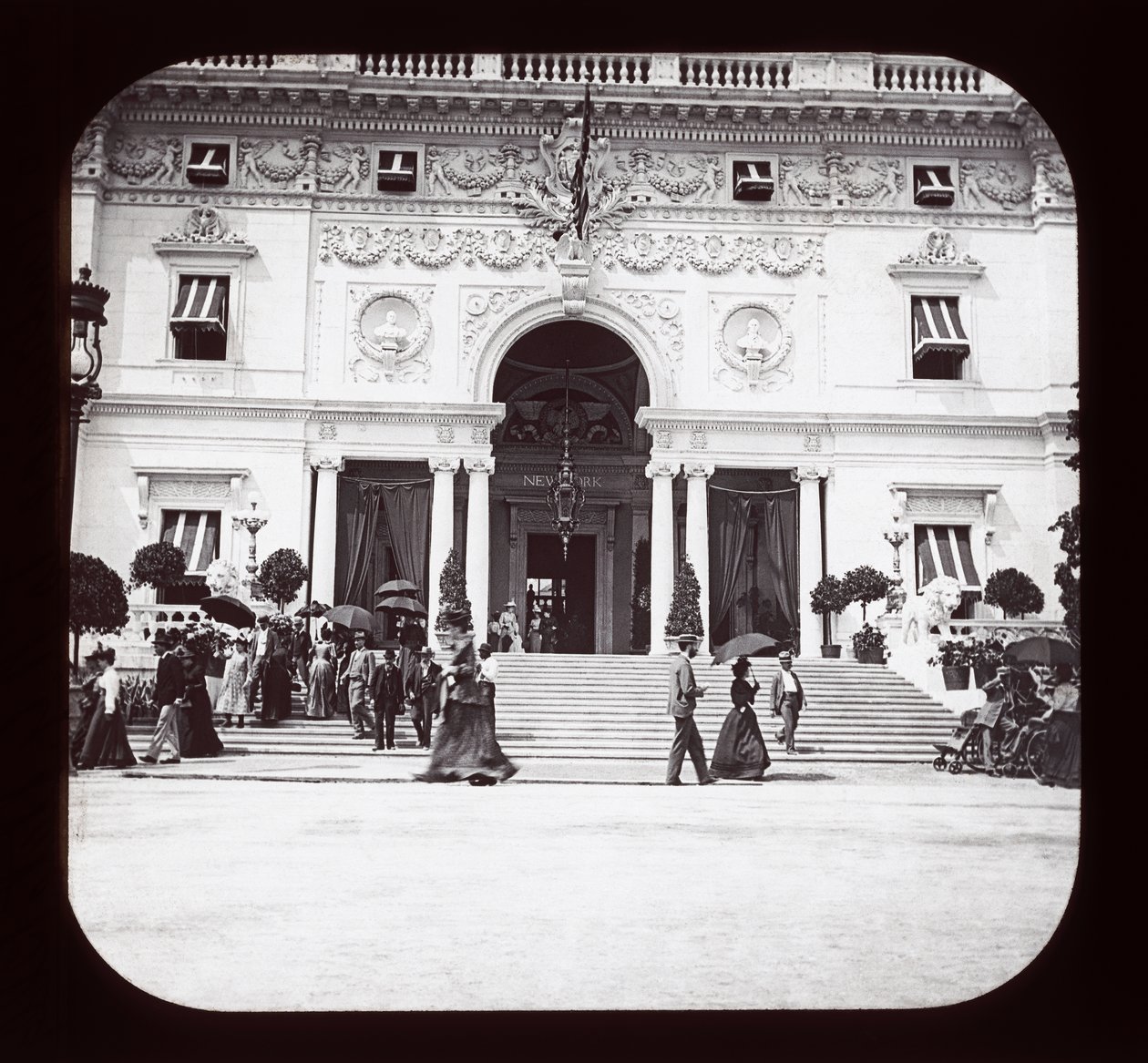 Světová kolumbovská expozice; Transportation Building, Chicago, 1893 (skluz s lucernou) od American Photographer