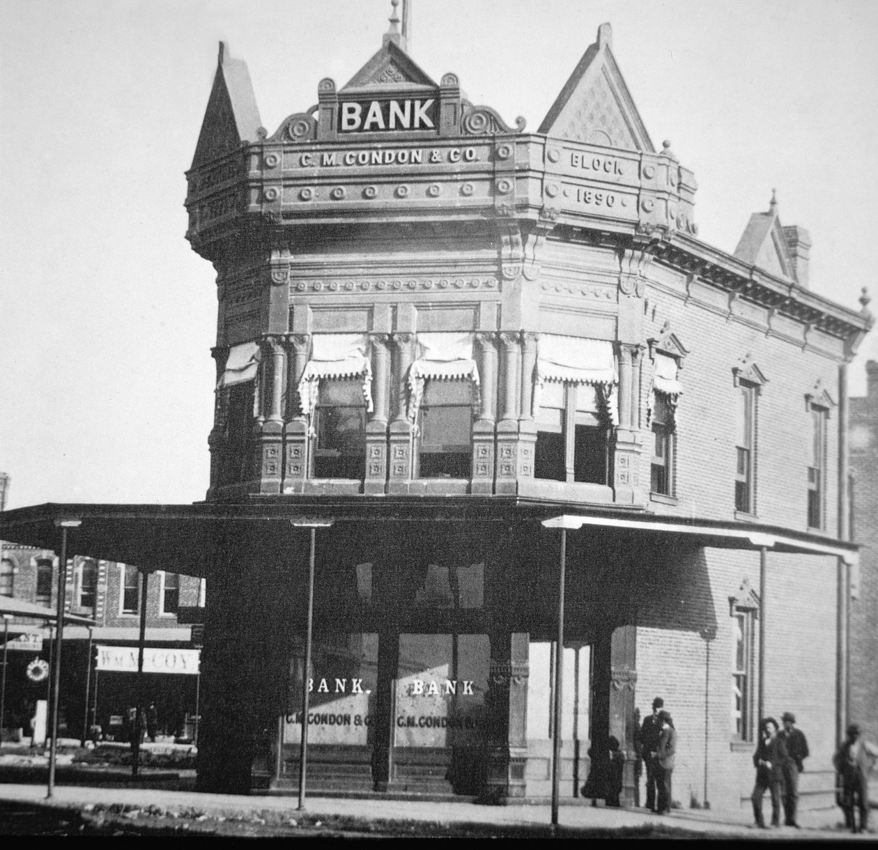 Condon Bank, Coffeyville, Kansas od American Photographer