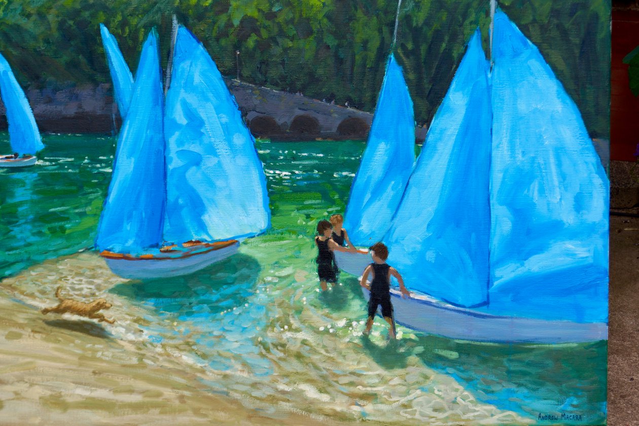 Modré plachty, Looe, 2018, od Andrew Macara