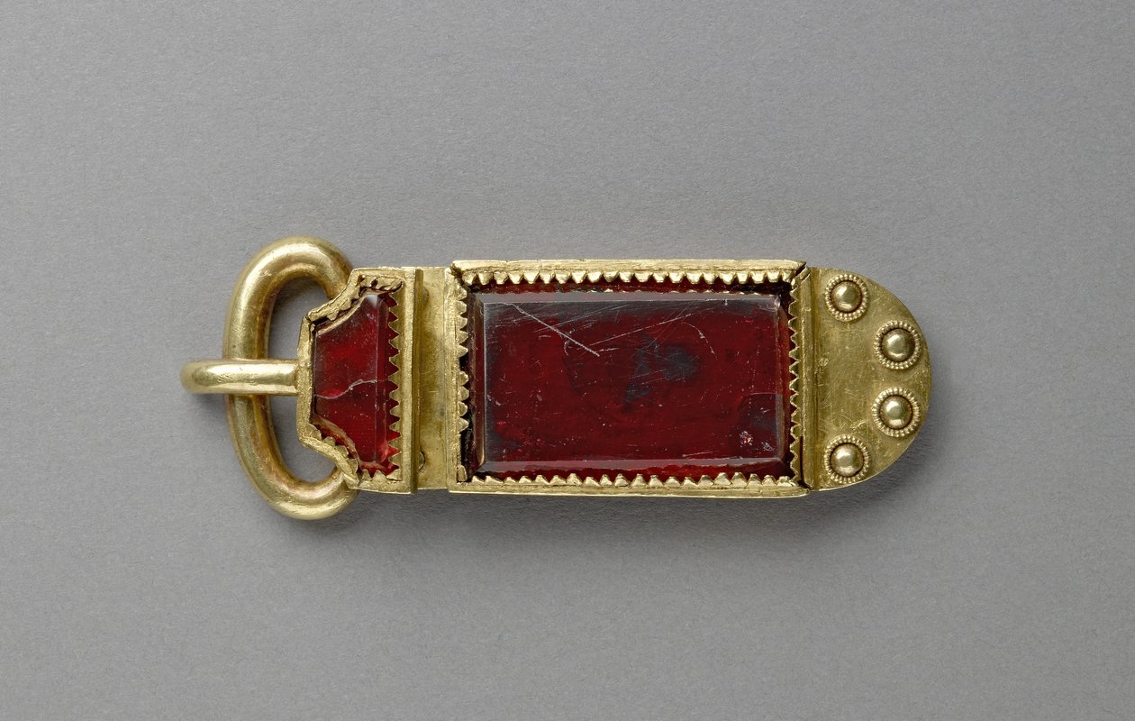 Spona (granátová a zlatá) od Anglo Saxon
