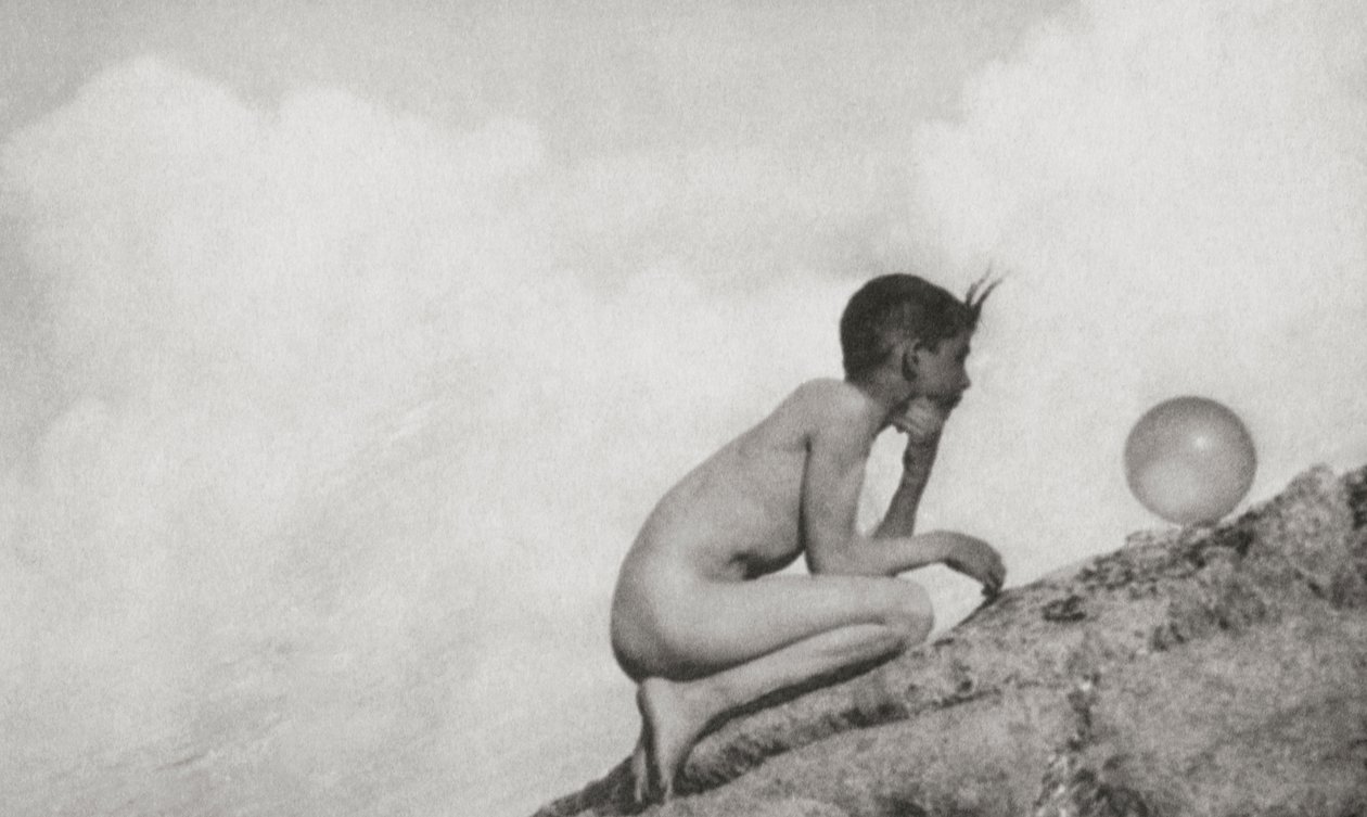 The Wonderful Globe (Hlubotisk) od Anne W. Brigman