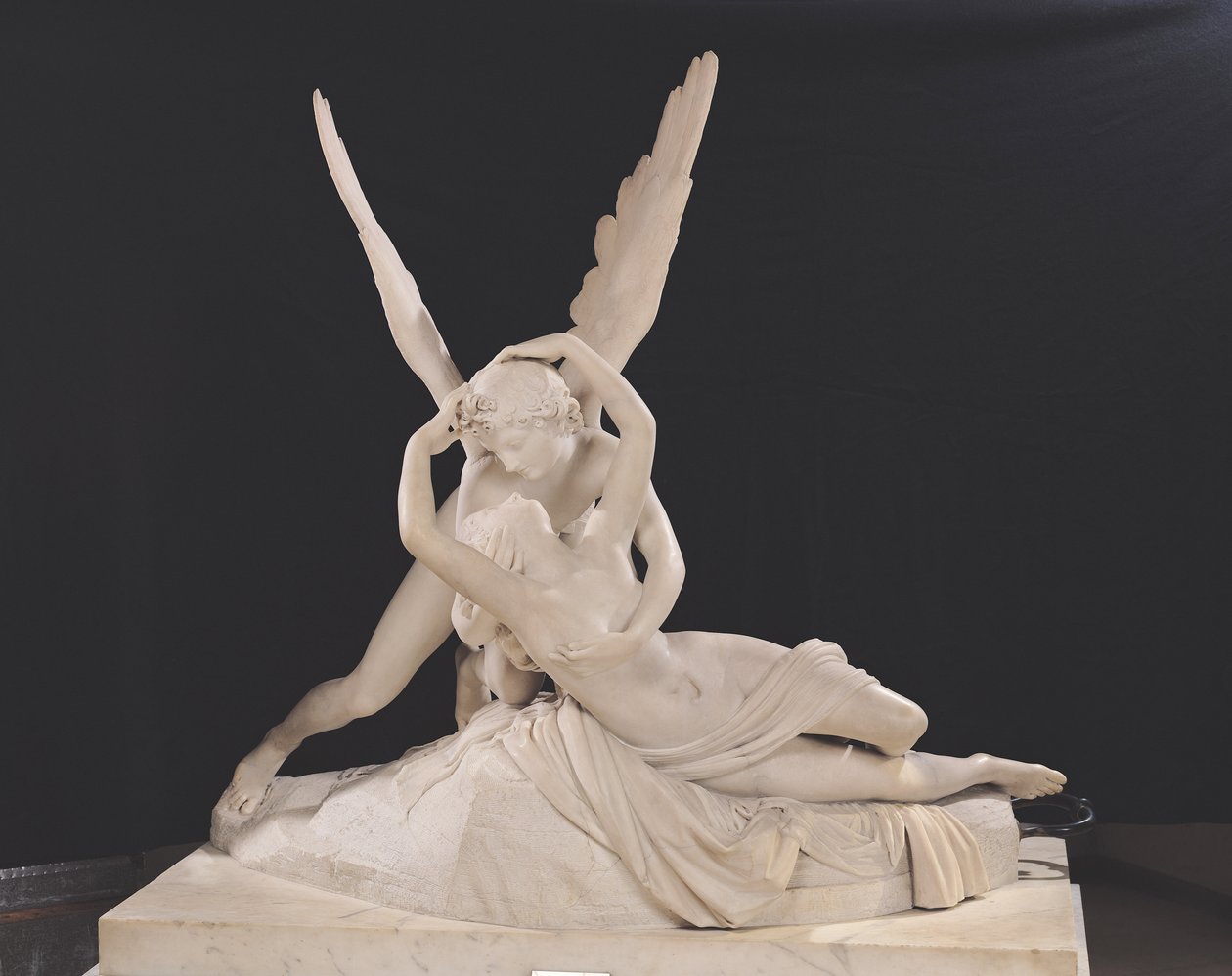 Psyché oživená polibkem Amora 1787-93 (mramor) (viz také 123192) od Antonio Canova
