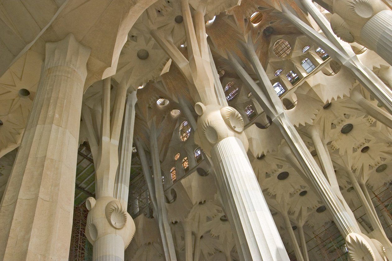 Stropní interiér od Antonio Gaudi