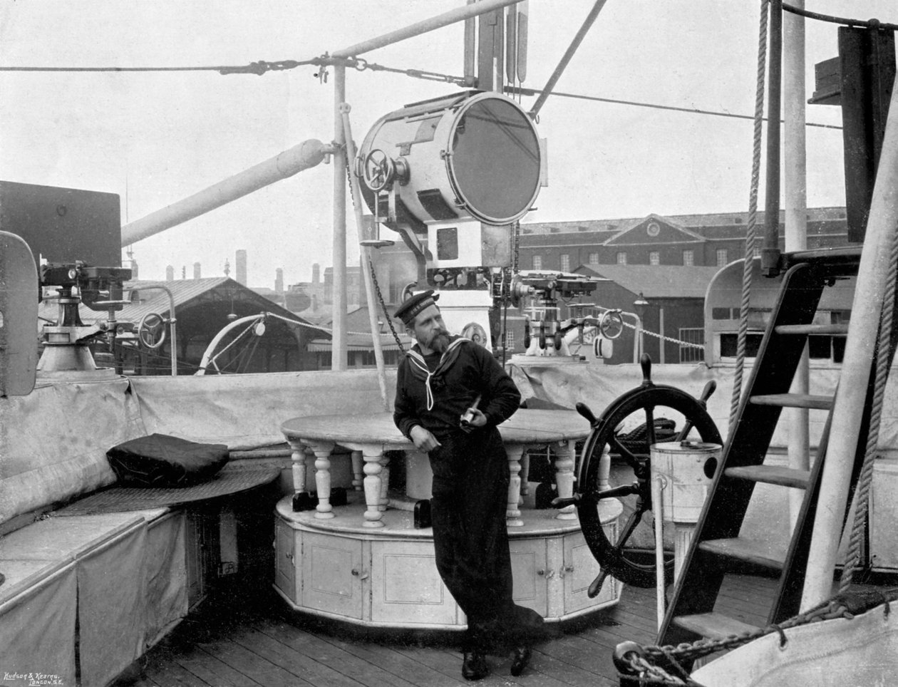 Holofot na palubě HMS Imperieuse, 1896 od Arthur Debenham