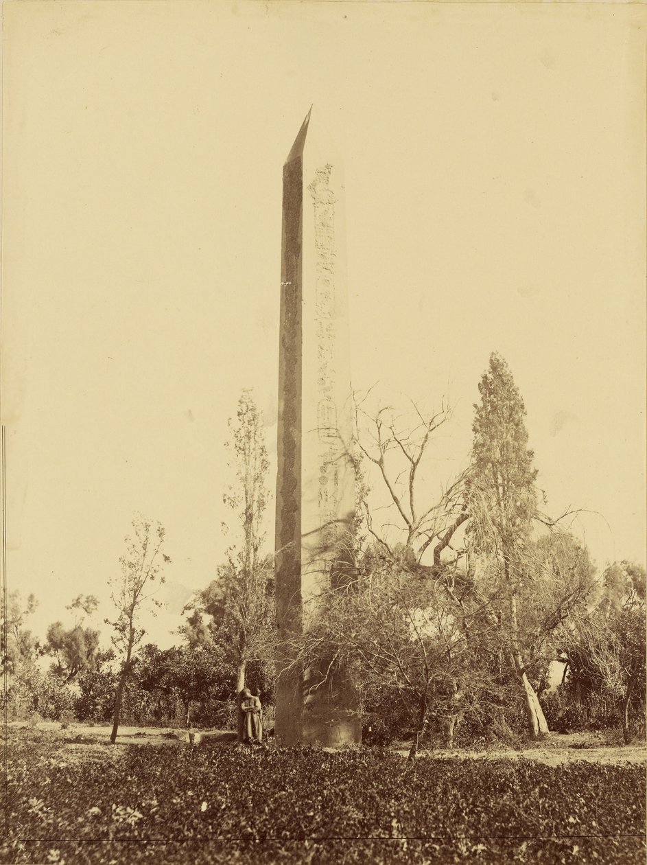 Obelisk v Heliopoli, Káhira. od Baron Paul des Granges