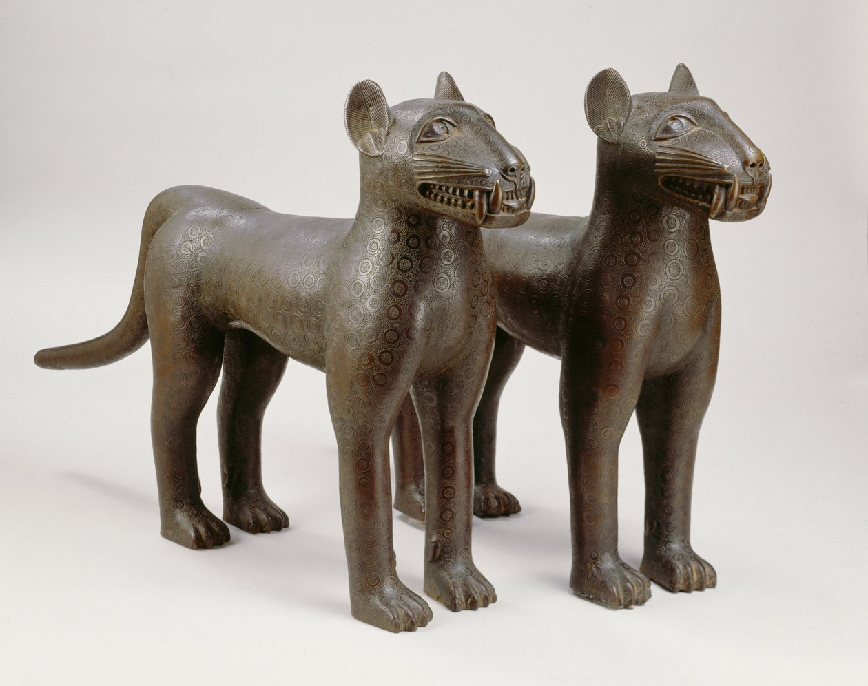 Pár leopardů (bronz) od Benin