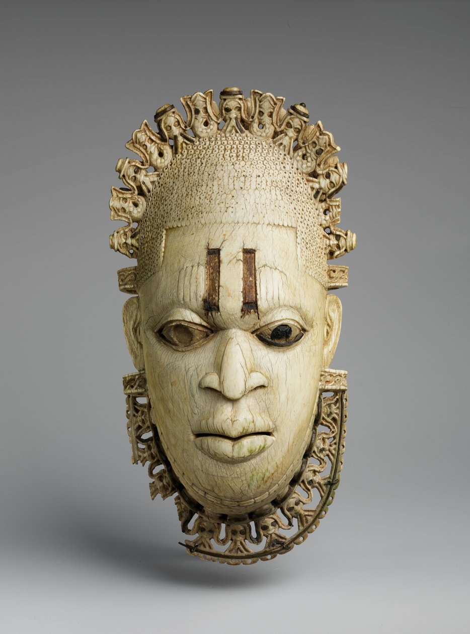 Maska s přívěskem Iyoba (královna matka). od Benin Benin