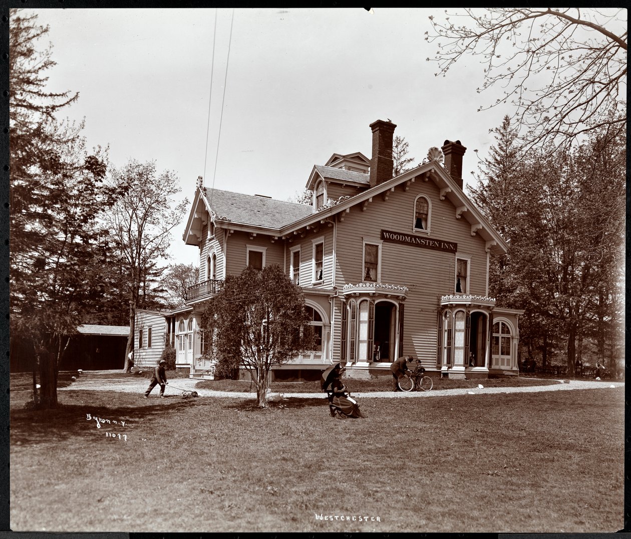 The Woodmansten Inn, Westchester, New York, 1901 (stříbrný želatinový tisk) od Byron Company
