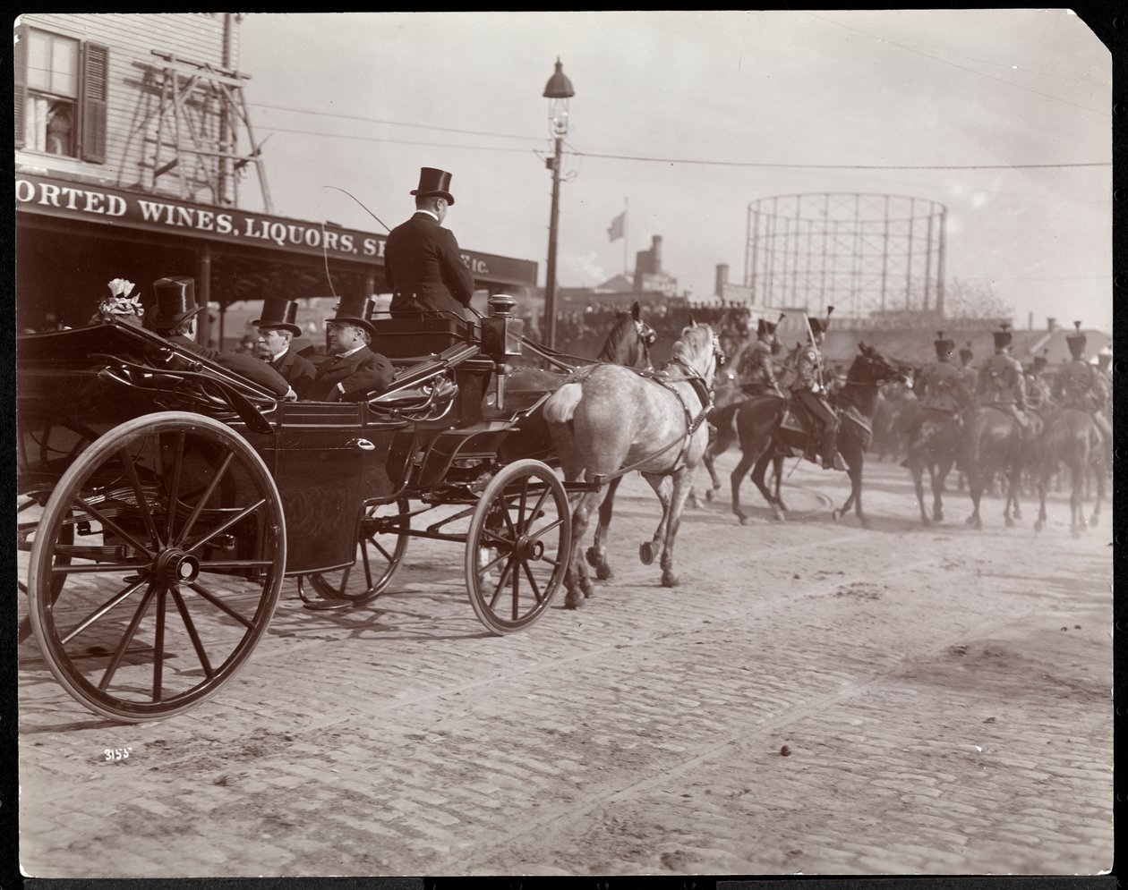 Průvod spojený s posvěcením Grantovy hrobky na Riverside Drive, pravděpodobně 27. dubna 1897, New York (stříbrný želatinový tisk) od Byron Company