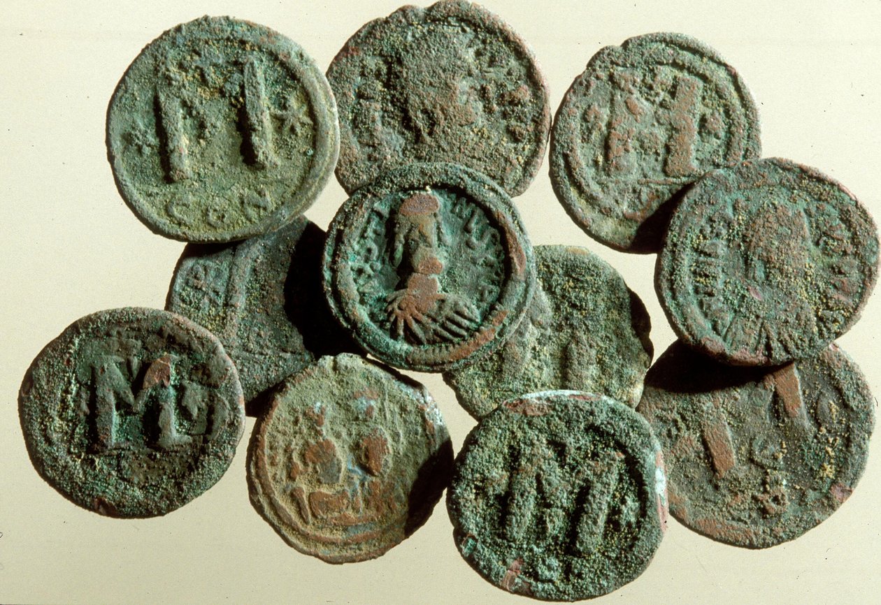 Mince, nalezené ve vykopávkách Tiberias (kov) od Byzantine