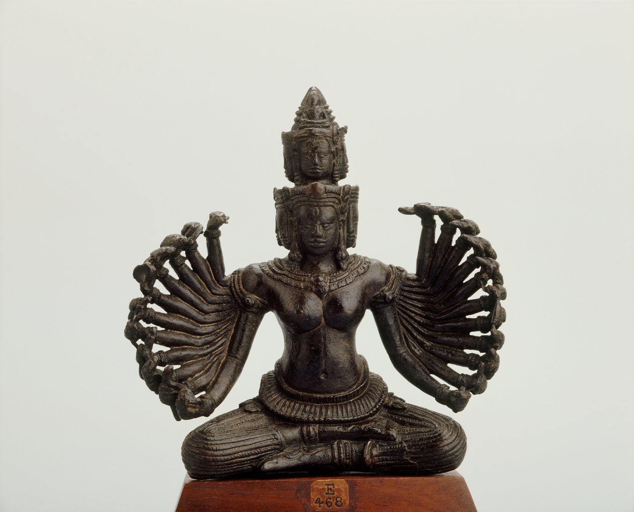 Prajnaparamita (bronz) od Cambodian School