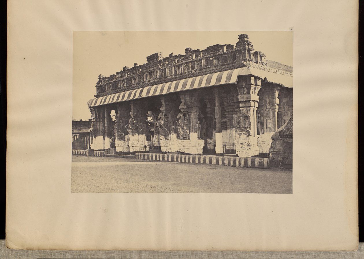 Madura. Choultry Trimul Naik, West Front. od Capt. Linnaeus Tripe
