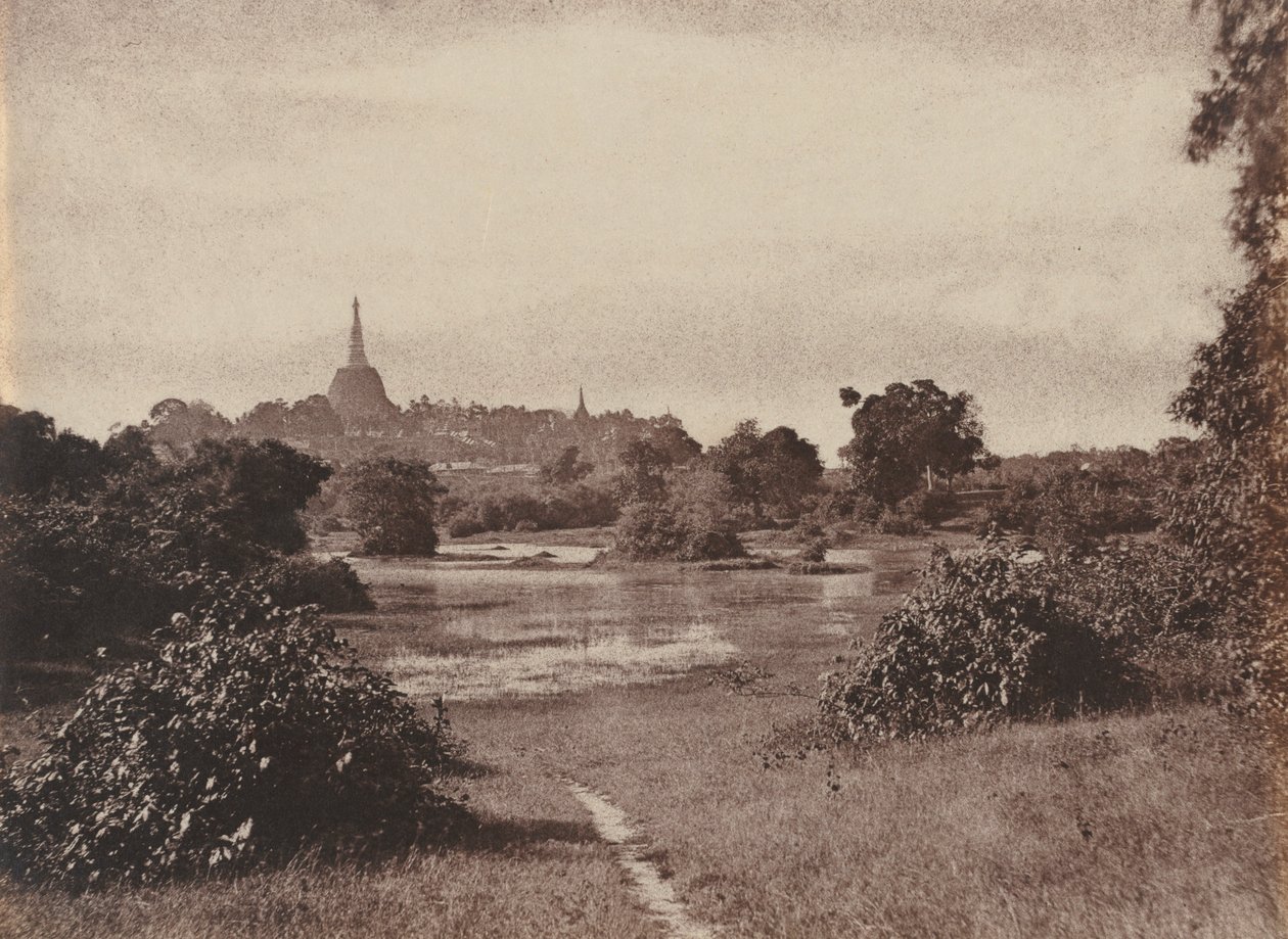 Rangún. Pohled poblíž jezera, 1855. od Captain Linnaeus Tripe