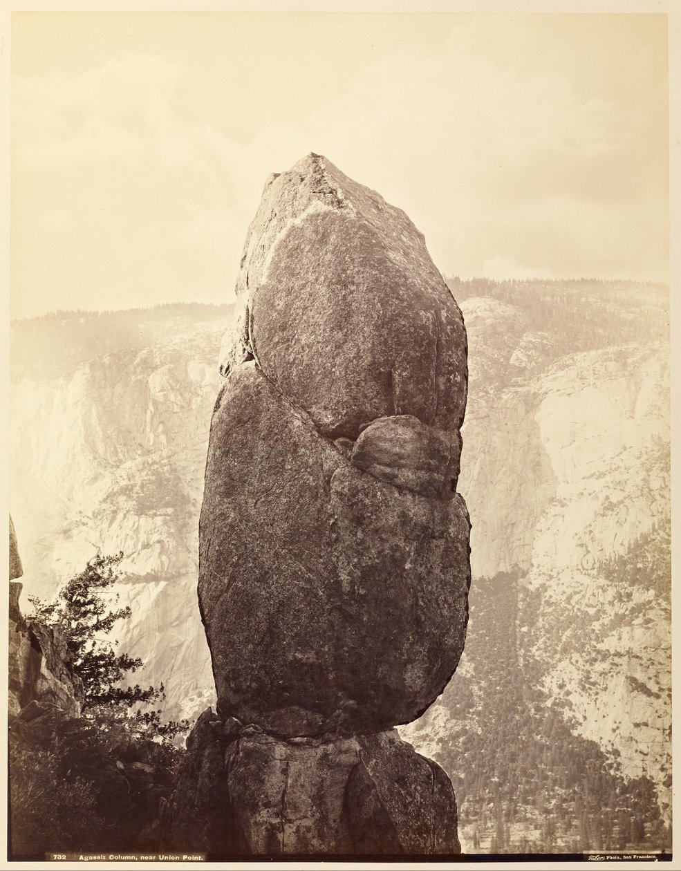 Sloup Agassiz, poblíž Union Point od Carleton Watkins