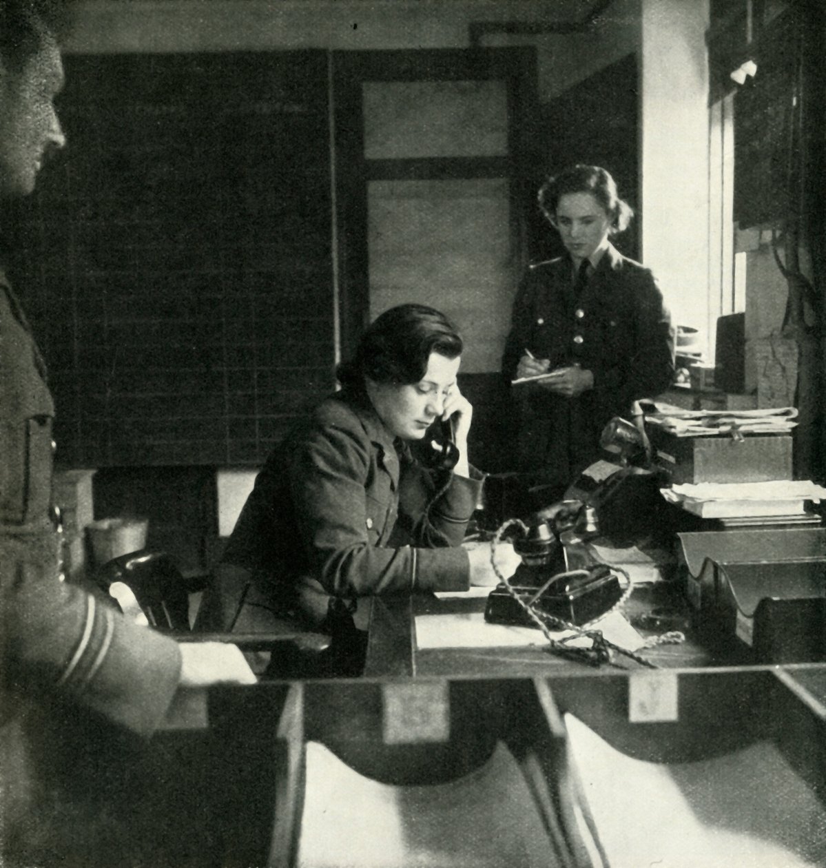 A Station Intelligence Room, c1943. od Cecil Beaton