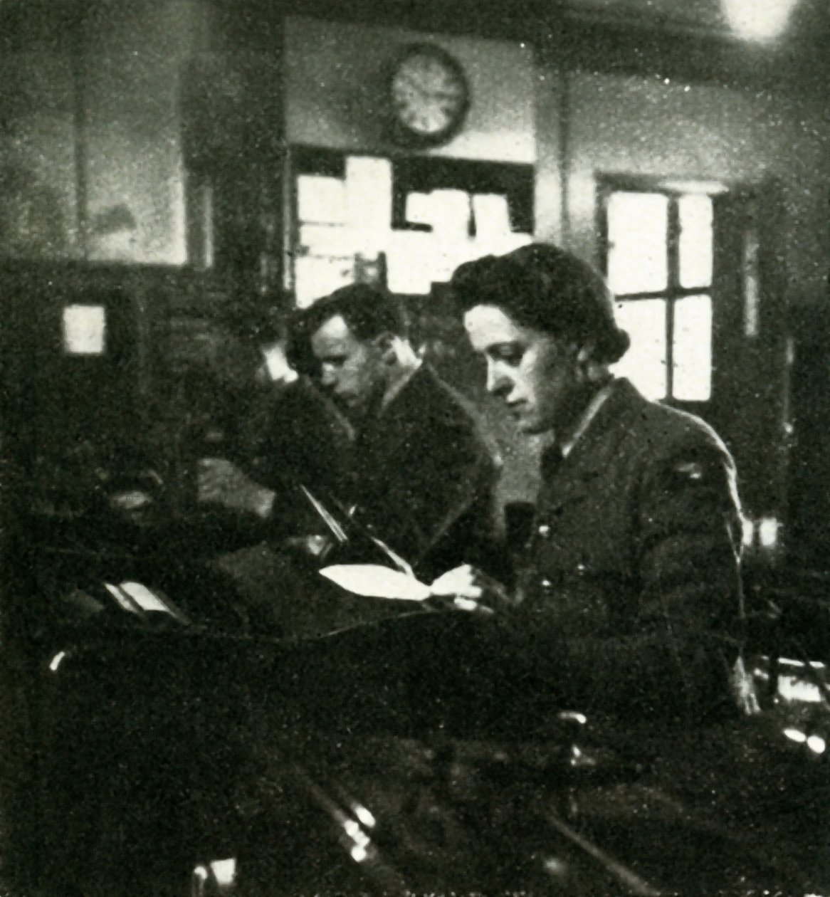 On Signals Duty, c1943. od Cecil Beaton