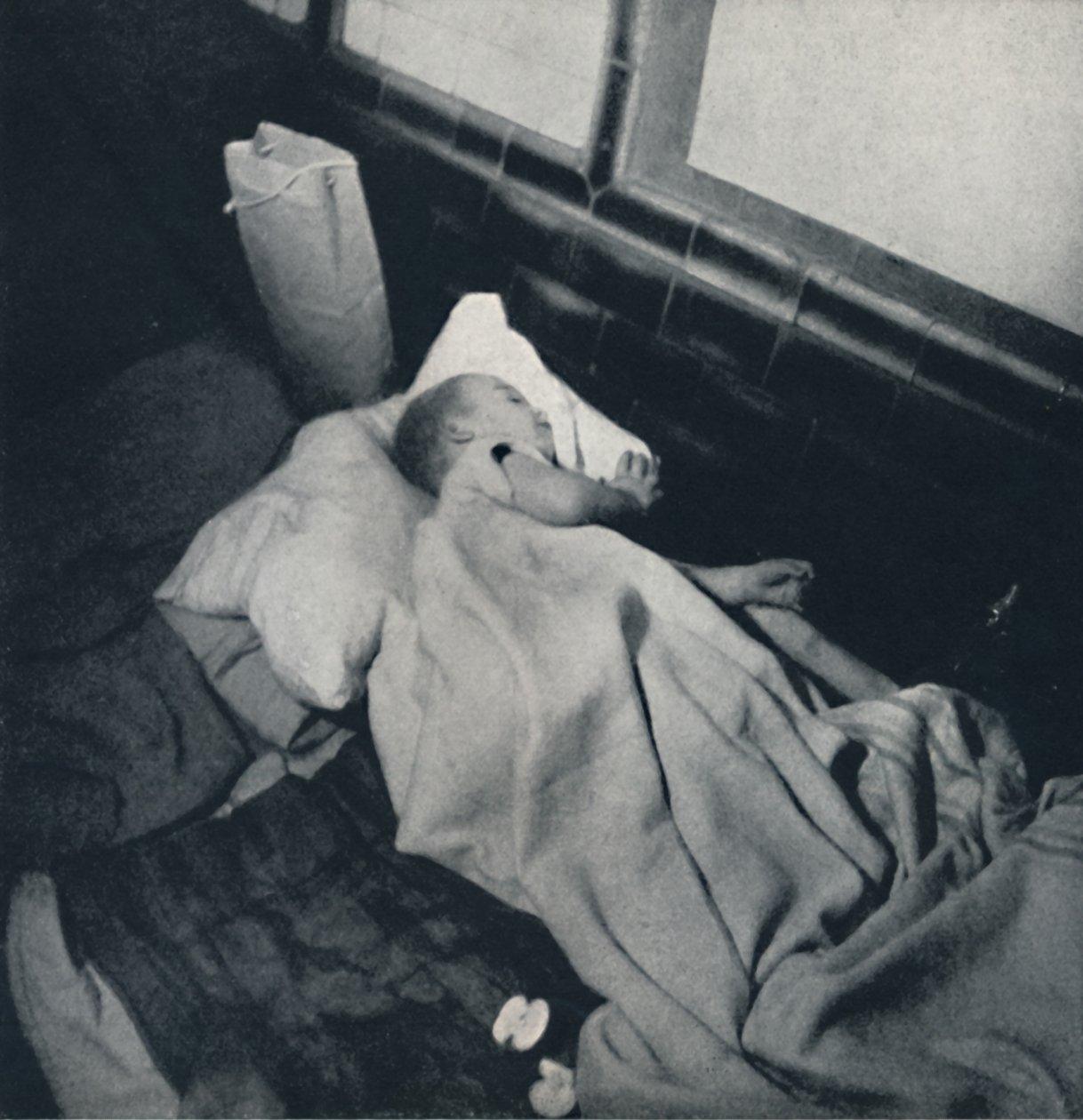 Spící dítě, 1941 od Cecil Beaton