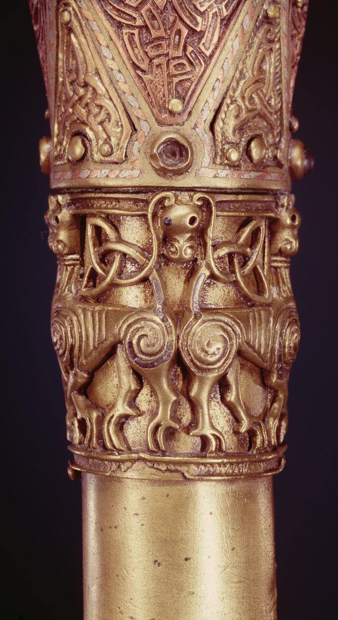 Clonmacnoise Crozier, hrabství Offaly, vikingské dřevo zabalené do plechu z bronzu s vykládaným stříbrným detailem 228692 od Celtic