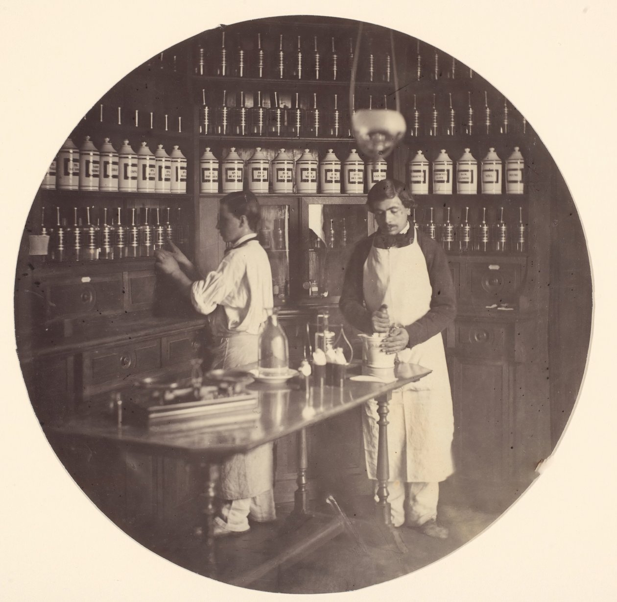 Císařský azyl ve Vincennes, lékárna, 1858-59. od Charles Nègre