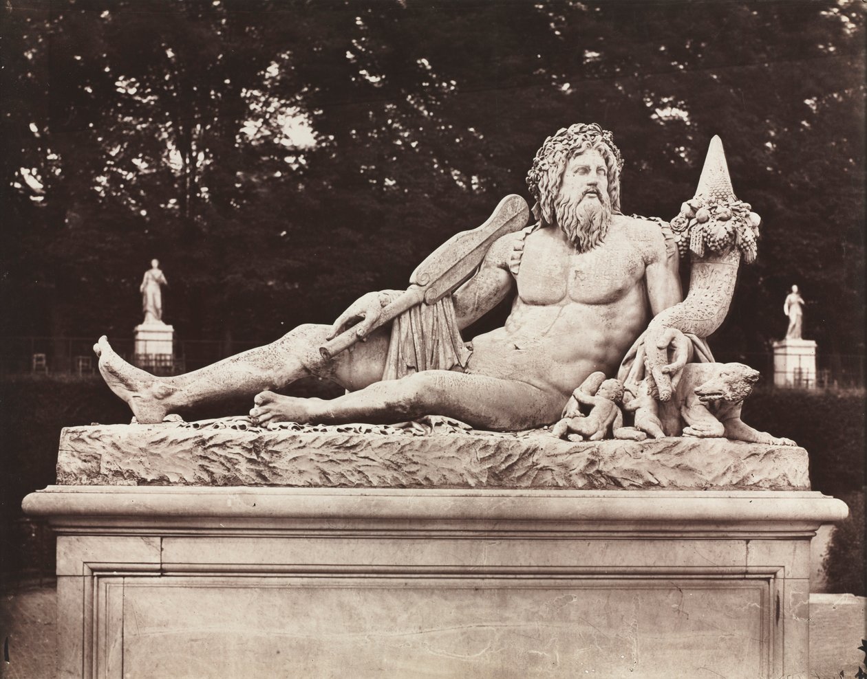 Tibera, Tuileries Garden, Paříž, 1859. od Charles Nègre