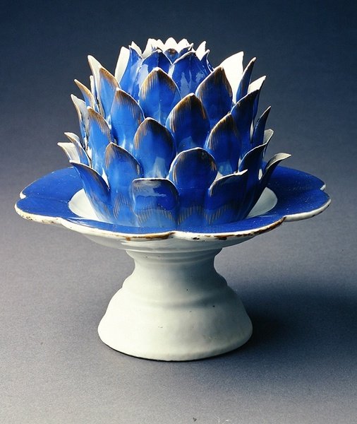 A Vegetable Form Tureen, Cover and Tazza, Jiaqing Period (1796-1820) c.1800 (porcelán) (viz také 314544) od Chinese School