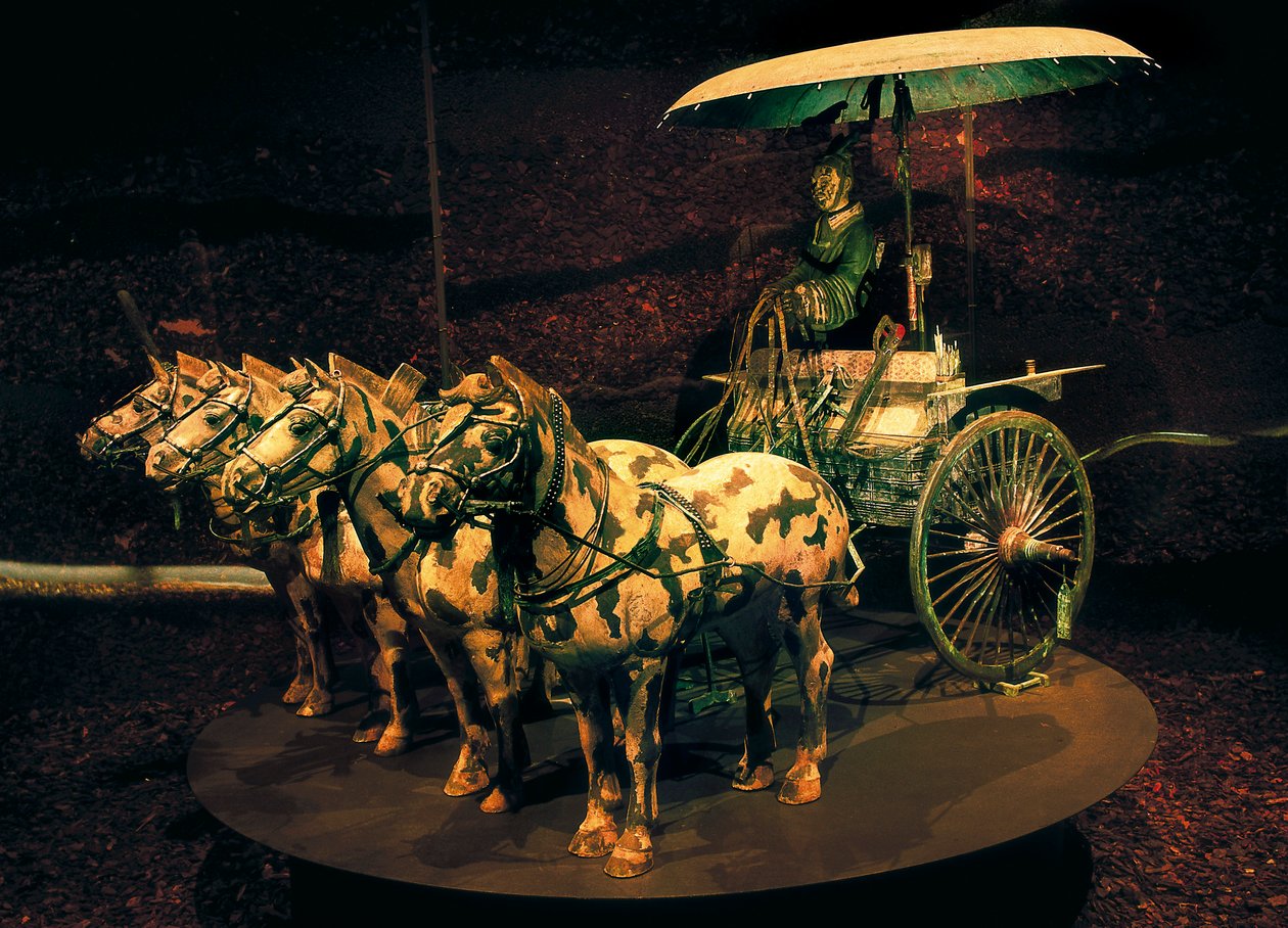 Quadriga, dynastie Qin, 221-206 př.nl (bronzová socha) od Chinese School