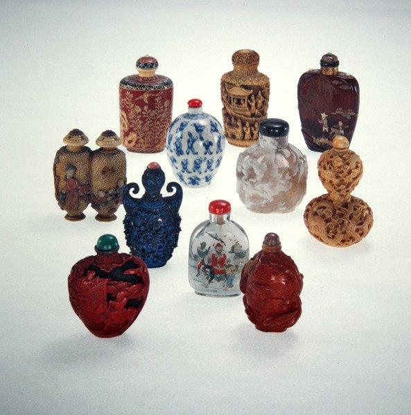 Láhve na šňupací tabák od Ching Period Chinese School