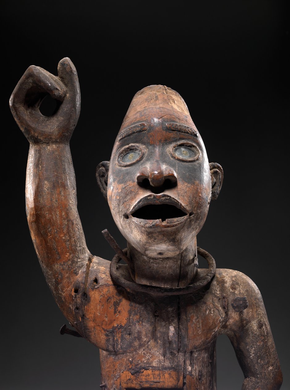 Nkisi (dřevo, železo a sklo) od Congolese