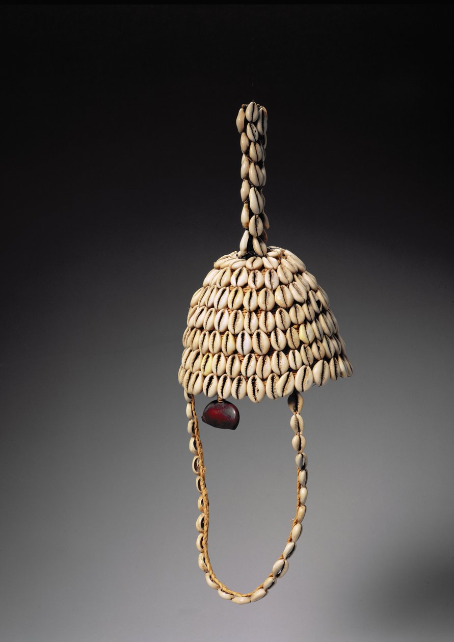 Klobouk (mušle a kost) (viz také 181646) od Congolese