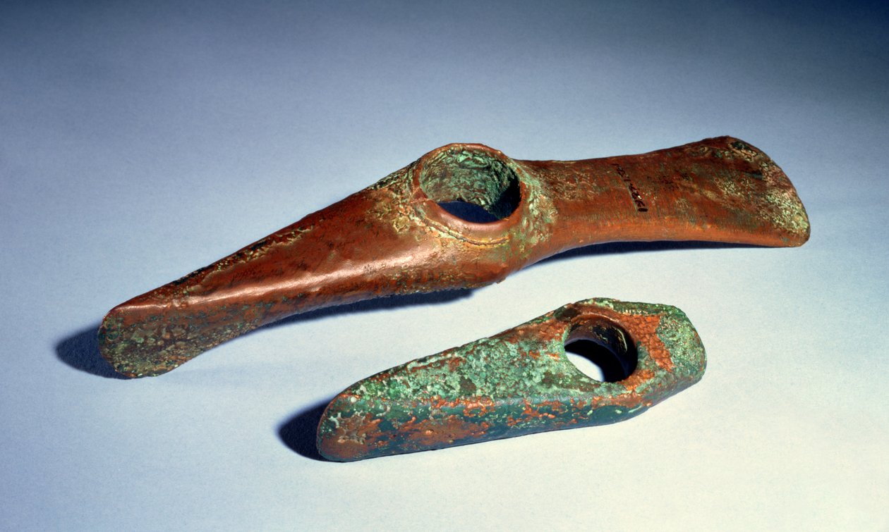 Sekeromlat z Bělehradu; sekeromlat z Československa, doba měděná (měď) od Copper Age