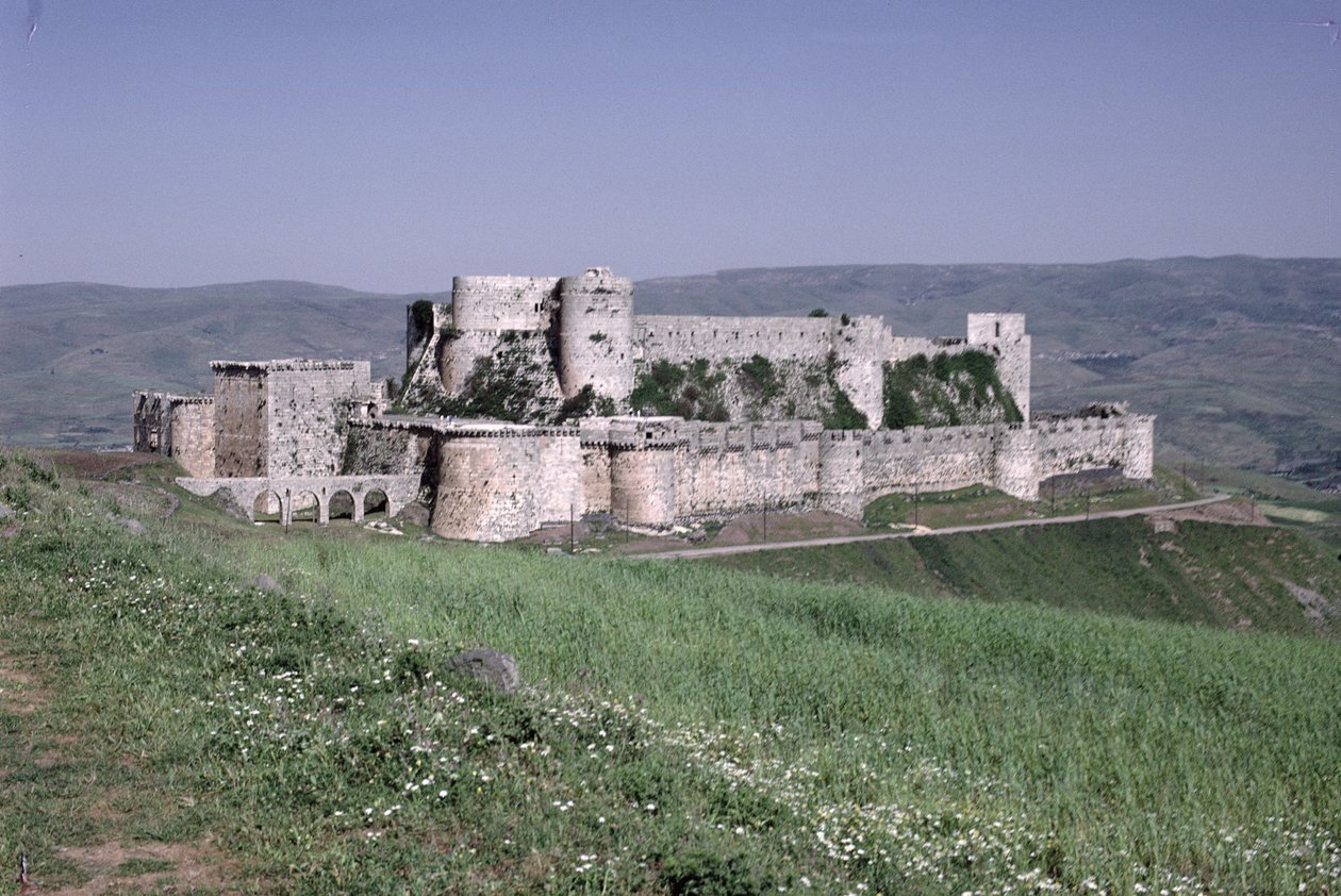 Celkový pohled na pevnost Krak des Chevaliers, c.1143 od Crusader Period