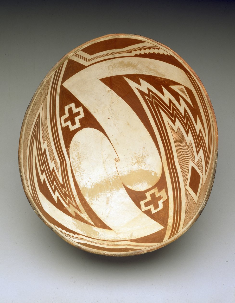 Mísa s geometrickým designem, cca 1000-1150 (keramická) od Culture Mimbres