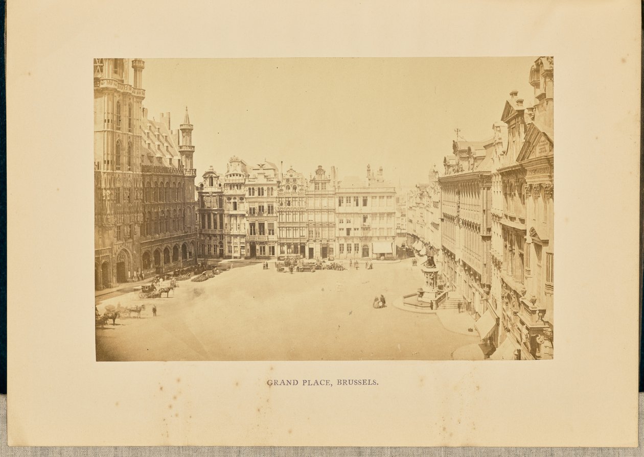 Grand Place, Brusel od Cundall and Fleming