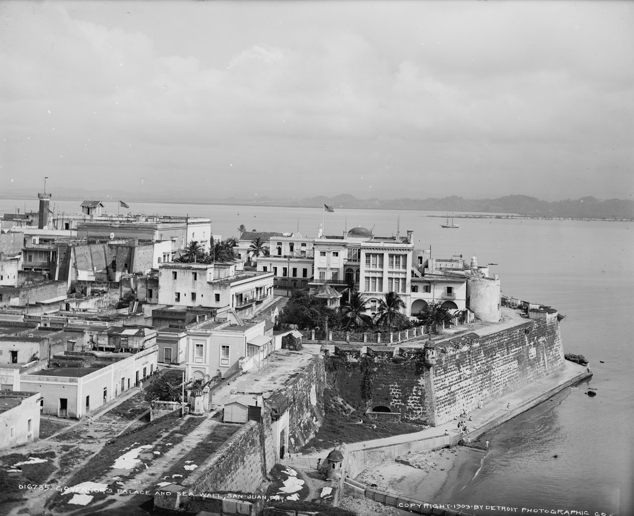 Guvernérský palác a hráz, San Juan, Portoriko, c.1903 od Detroit Publishing Co.