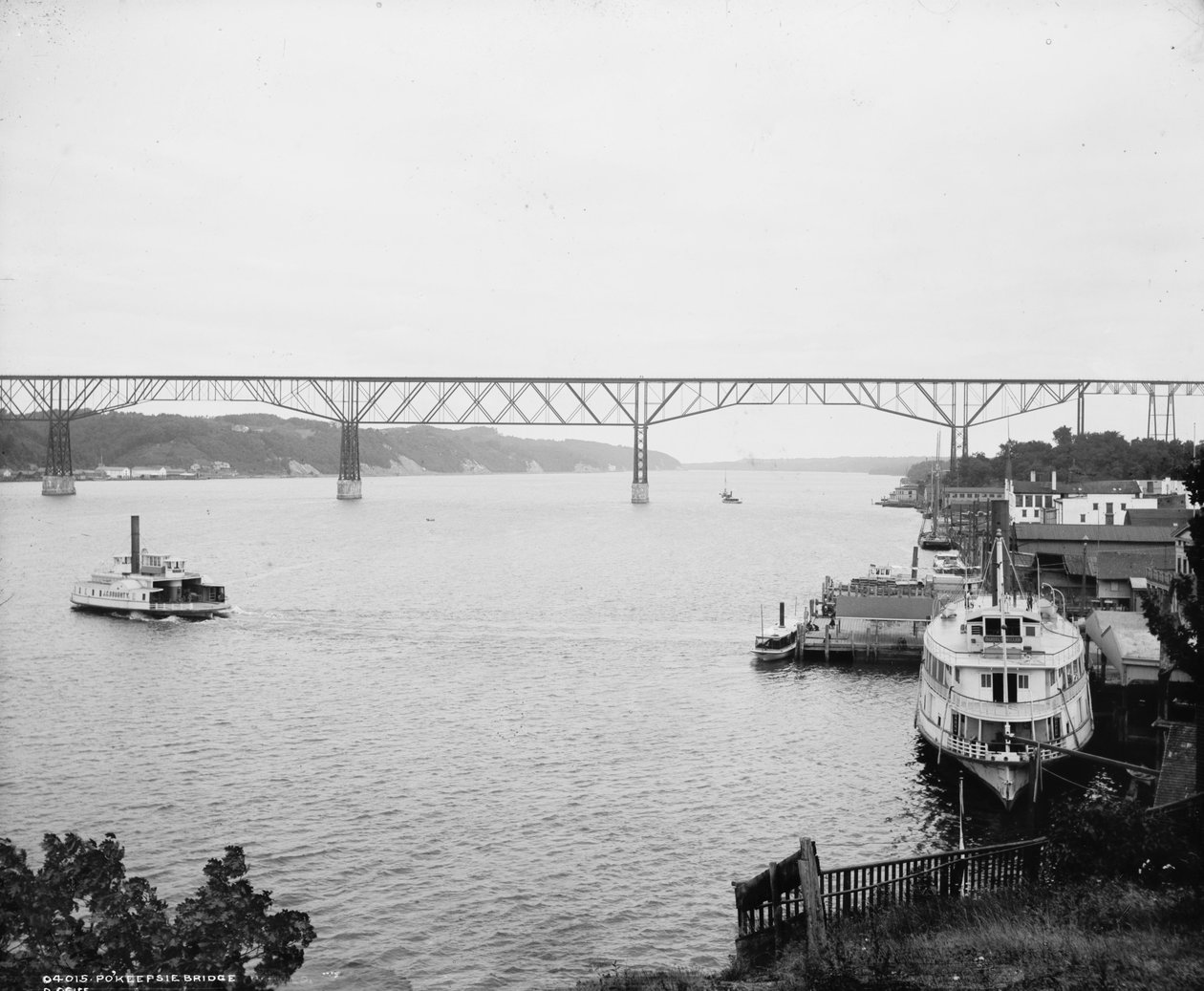 Pokeepsie (Poughkeepsie) Bridge, New York, c.1880-97 od Detroit Publishing Co.