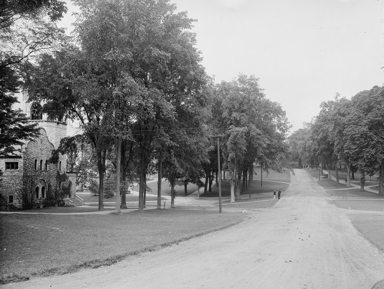 Campus, Williams College, Williamstown, Massachusetts, kolem roku 1904 od Detroit Publishing Co.