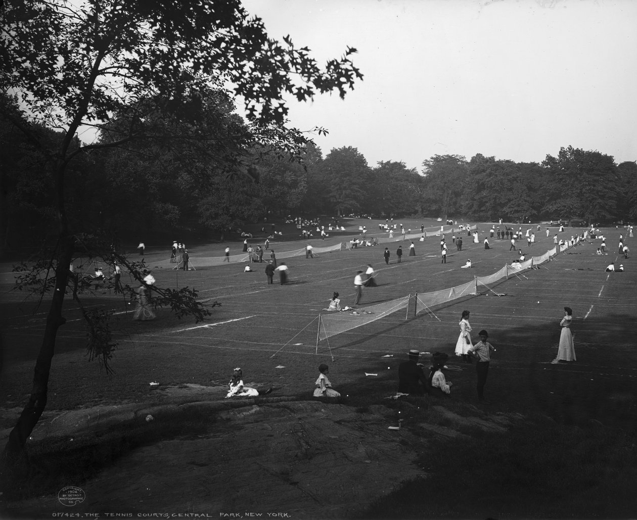 Tenisové kurty, Central Park, New York, c.1904 od Detroit Publishing Co.
