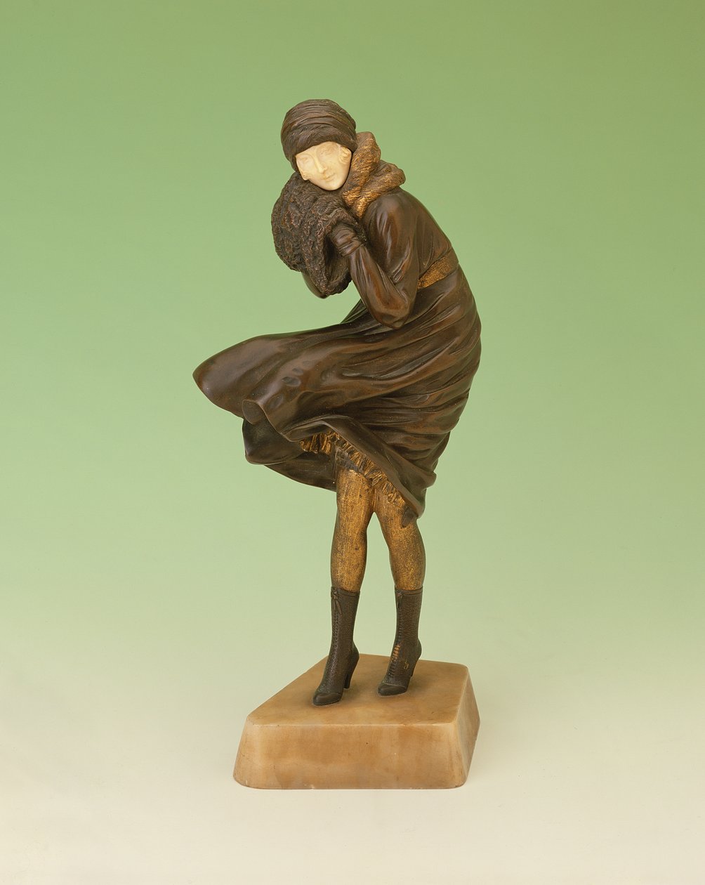 The Squall (bronz a slonovina) od Dimitri Chiparus
