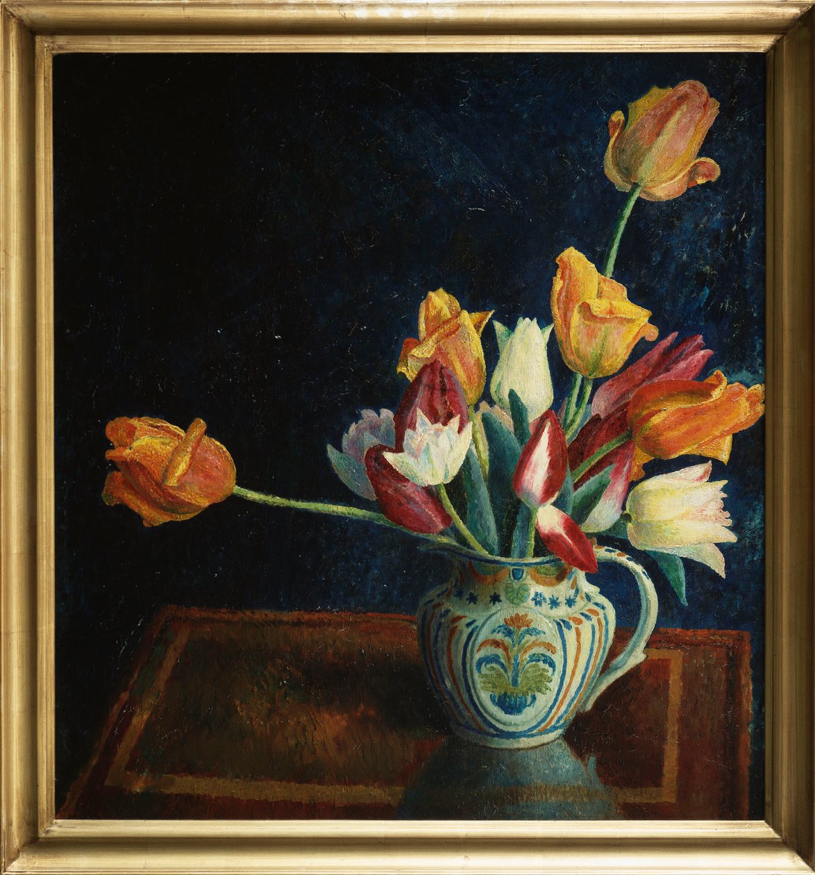 Tulipány ve stafordšírském džbánu od Dora Carrington