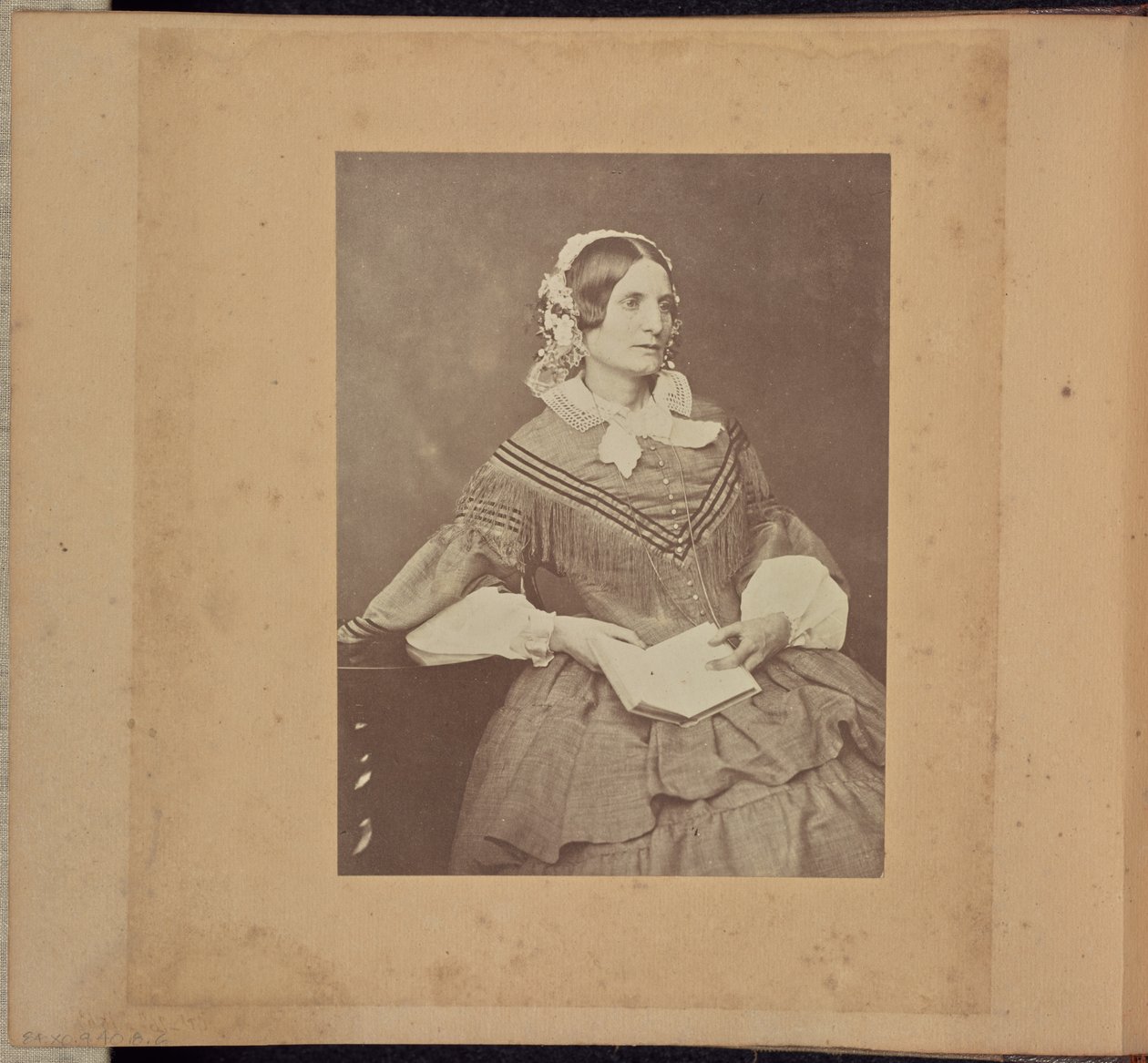 Paní Oswald Bellová (Isabella Adamsonová) od Dr. John Adamson