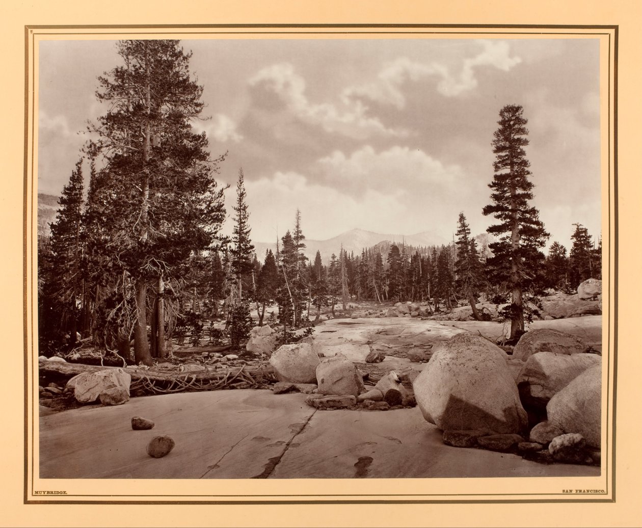 Starověký ledovcový kanál. Jezero Tenaya. Pohoří Sierra Nevada. od Eadweard Muybridge